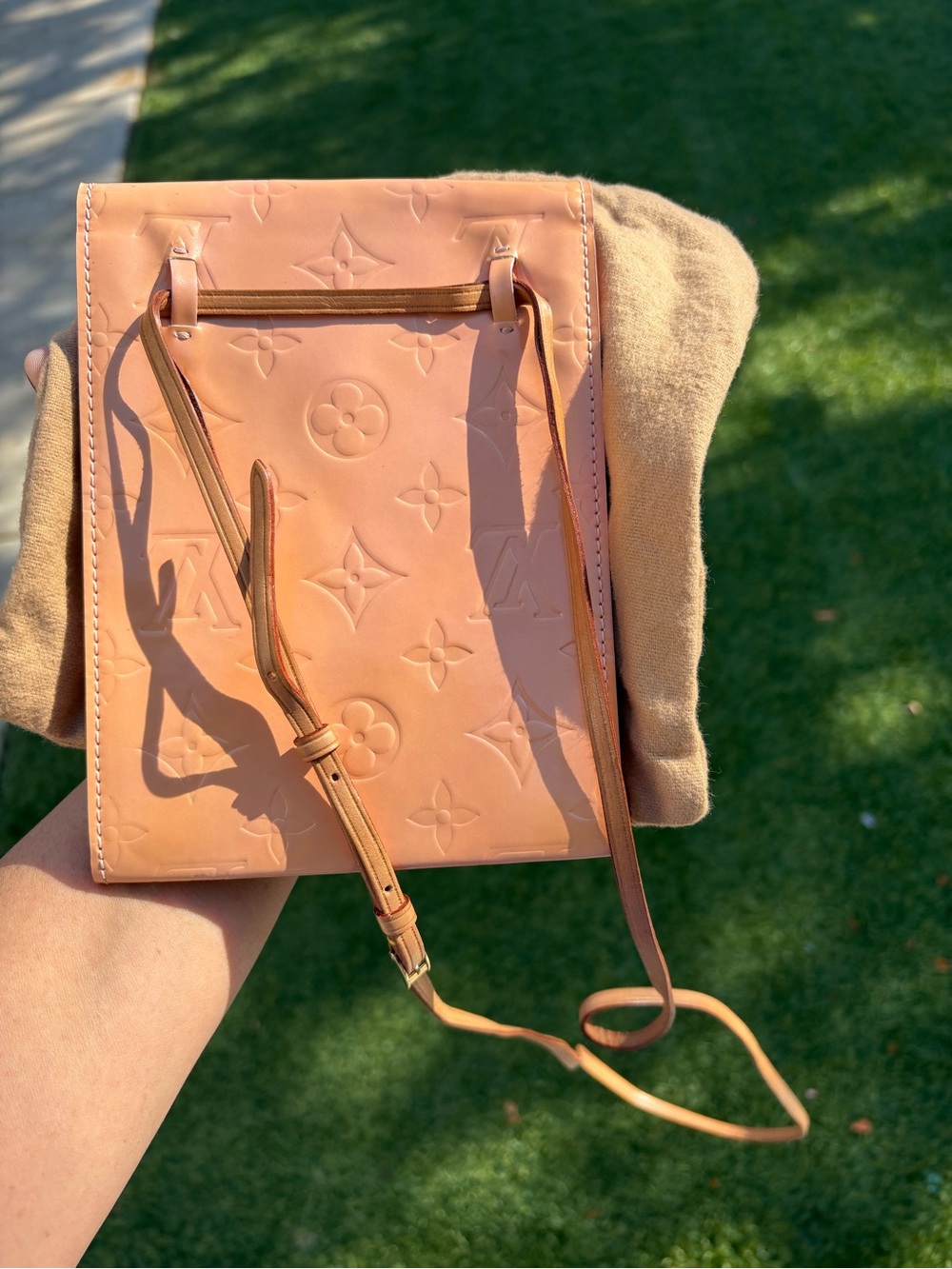 Louis Vuitton Monogram Pink Vernis slim crossbody bag EUC - Picture 4 of 17